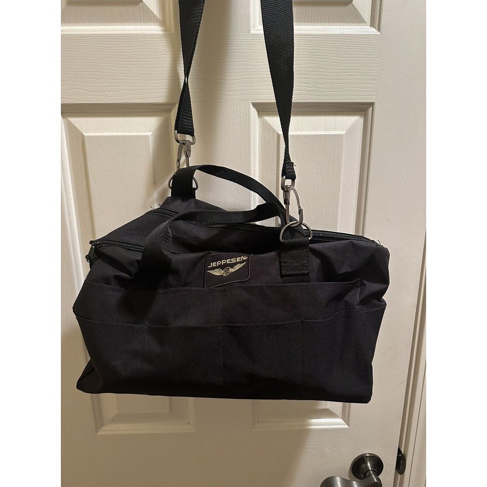 JEPPESEN AIRPLANE PILOT FLIGHT BLACK BAG SHOULDER STRAP ZIPPER TOP